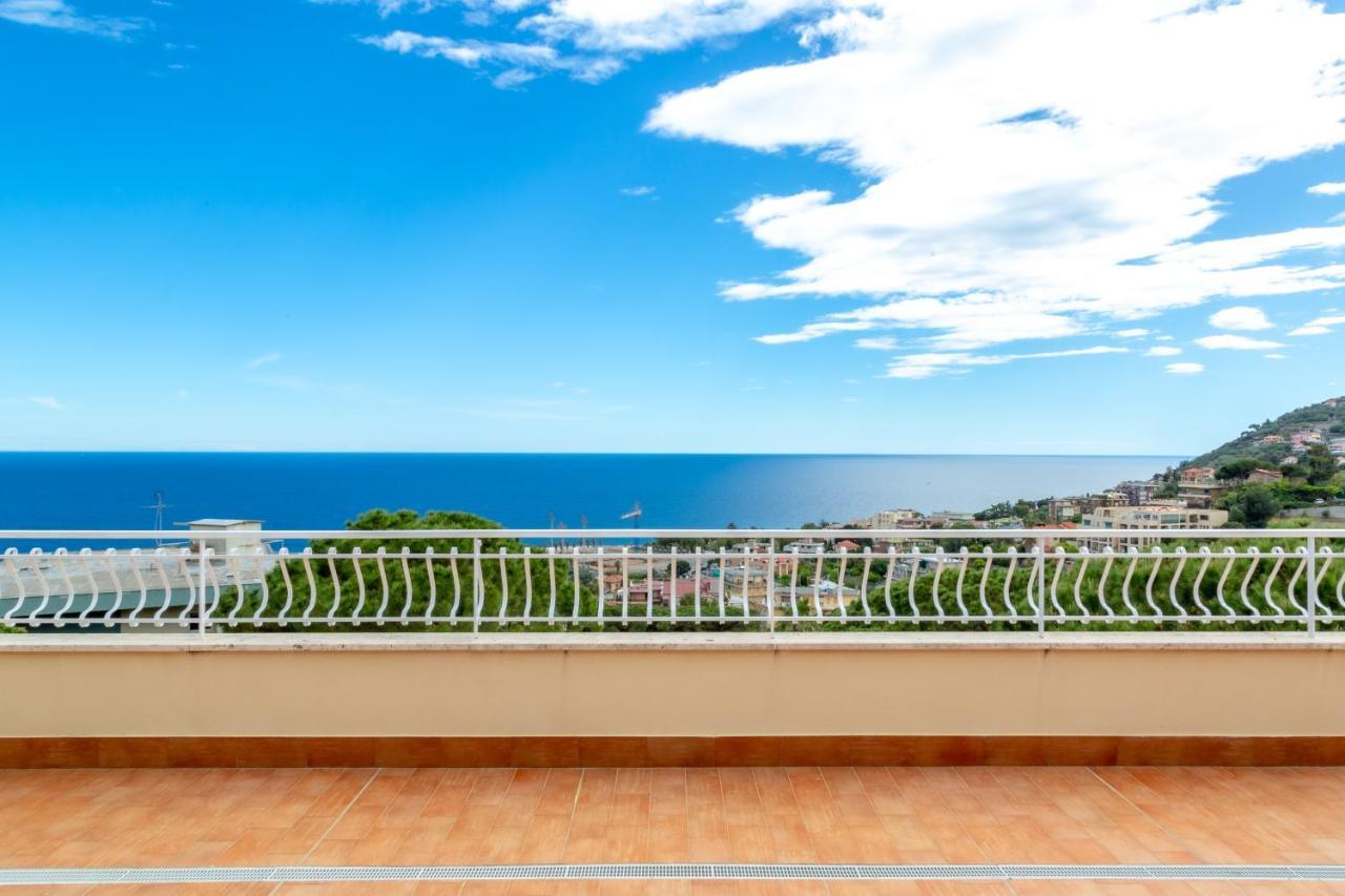 168B - La Terrazza Sul Mare, Casa A 10 Minuti Da Spiaggia, Parcheggio Privato Gratis 산레모 외부 사진